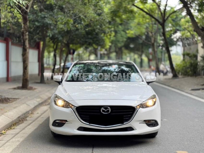 Mazda 3 1.5 AT 2017 Trắng, Nội Thất Đen