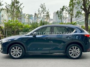 Xe Mazda CX5 2.0 Premium 2020 Xanh, Nội Thất Đen