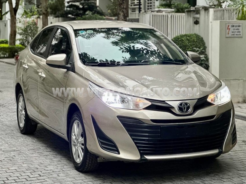 Toyota Vios 1.5E MT 2019 Vàng, Nội Thất Kem