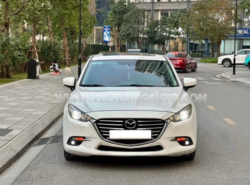 Mazda 3 1.5L Luxury 2019 Trắng, Nội Thất Đen