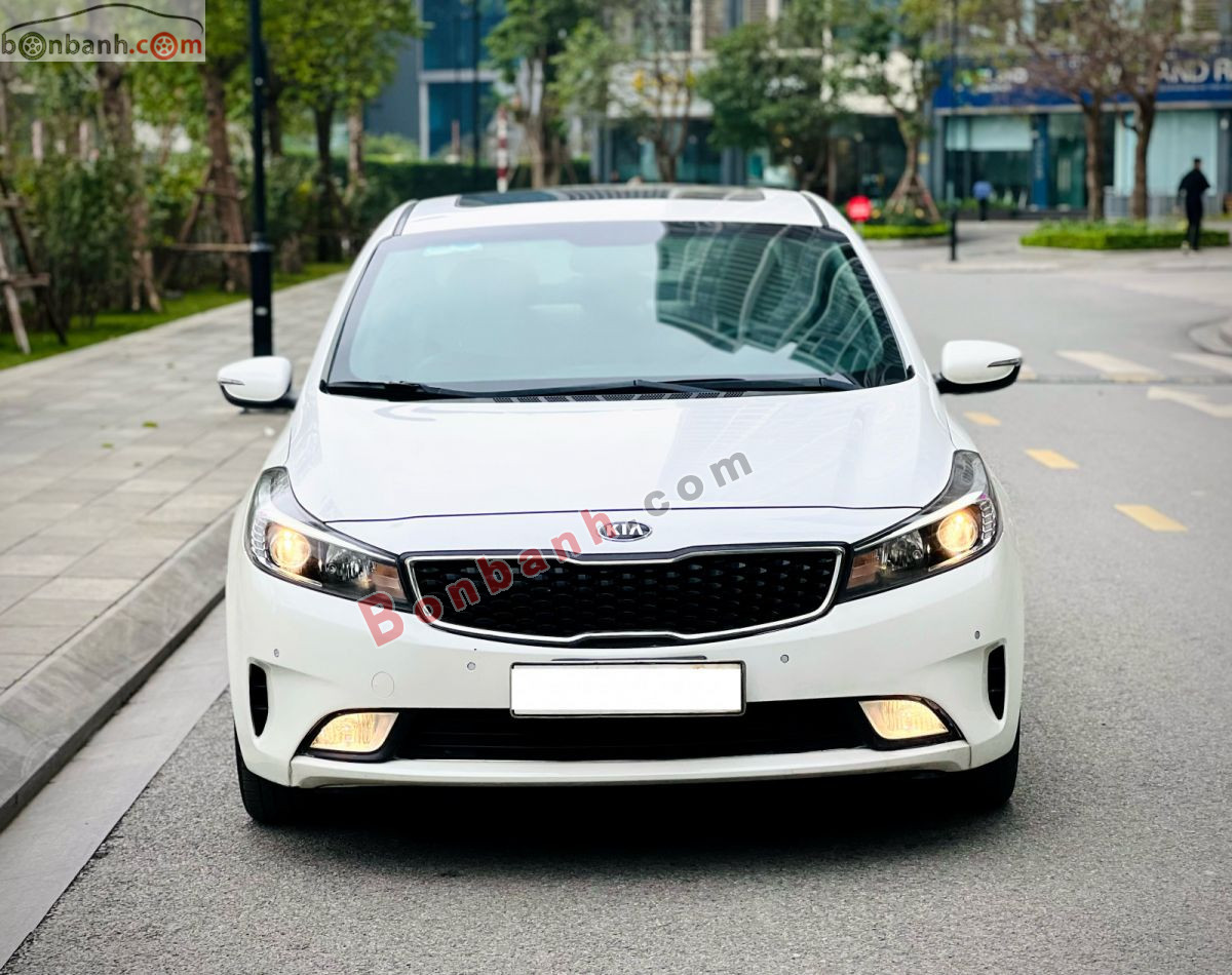 Kia Cerato 1.6 AT 2017 Trắng, Nội Thất Kem