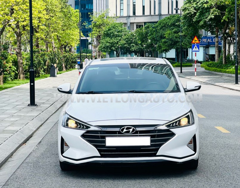 Hyundai Elantra 1.6 AT 2019 Trắng, Nội Thất Kem