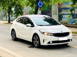 Xe Kia Cerato 1.6 MT 2018 Trắng, Nội Thất Kem