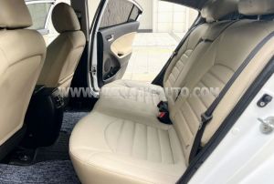 Xe Kia Cerato 1.6 MT 2018 Trắng, Nội Thất Kem