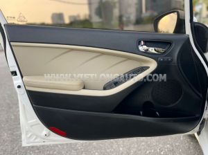 Xe Kia Cerato 1.6 AT 2018 Trắng, Nội Thất Kem