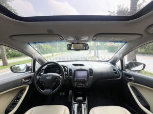 Xe Kia Cerato 1.6 AT 2018 Trắng, Nội Thất Kem