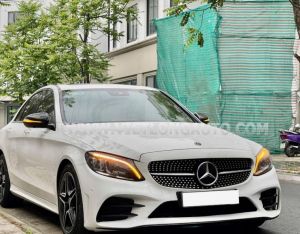 Xe Mercedes Benz C class C300 AMG 2019 Trắng, Nội Thất Nâu