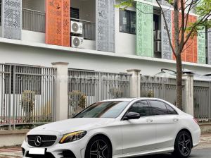 Xe Mercedes Benz C class C300 AMG 2019 Trắng, Nội Thất Nâu