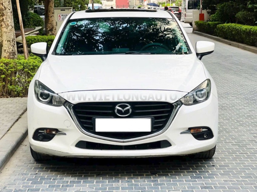 Mazda 3 1.5 AT 2017 Trắng, Nội Thất Đen