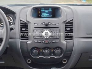 Xe Ford Ranger XLS 2.2L 4x2 AT 2016 Cát, Nội Thất Đen
