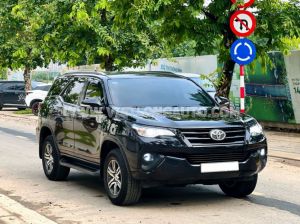 Xe Toyota Fortuner 2.4G 4x2 MT 2017 Đen, Nội Thất Nâu