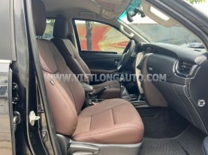 Xe Toyota Fortuner 2.4G 4x2 MT 2017 Đen, Nội Thất Nâu