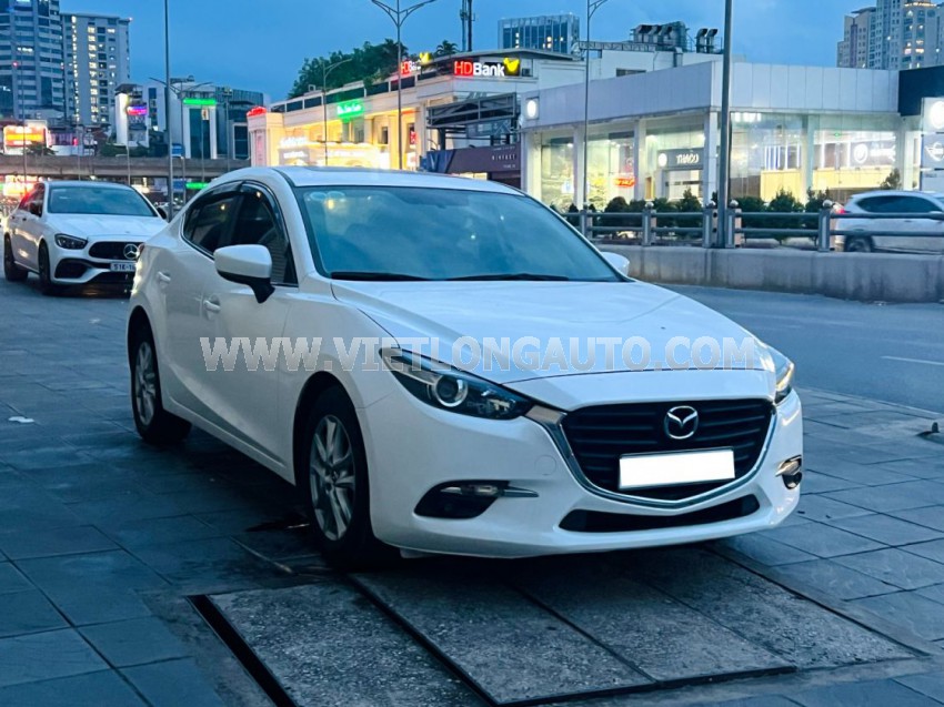 Mazda 3 1.5 AT 2018 Trắng, Nội Thất Đen