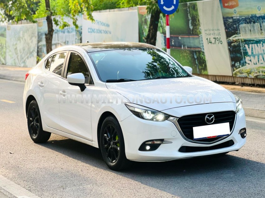 Mazda 3 1.5L Luxury 2019 Trắng, Nội Thất Đen