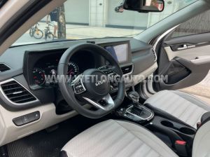 Xe Kia Seltos Premium 1.6 AT 2022 Trắng, Nội Thất Kem