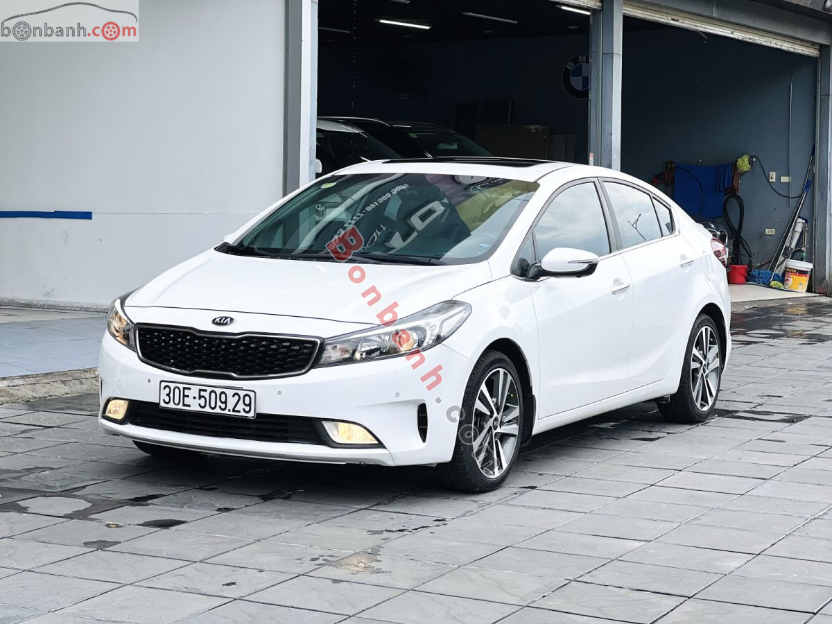 Kia Cerato 1.6 AT 2017 Trắng, Nội Thất Kem
